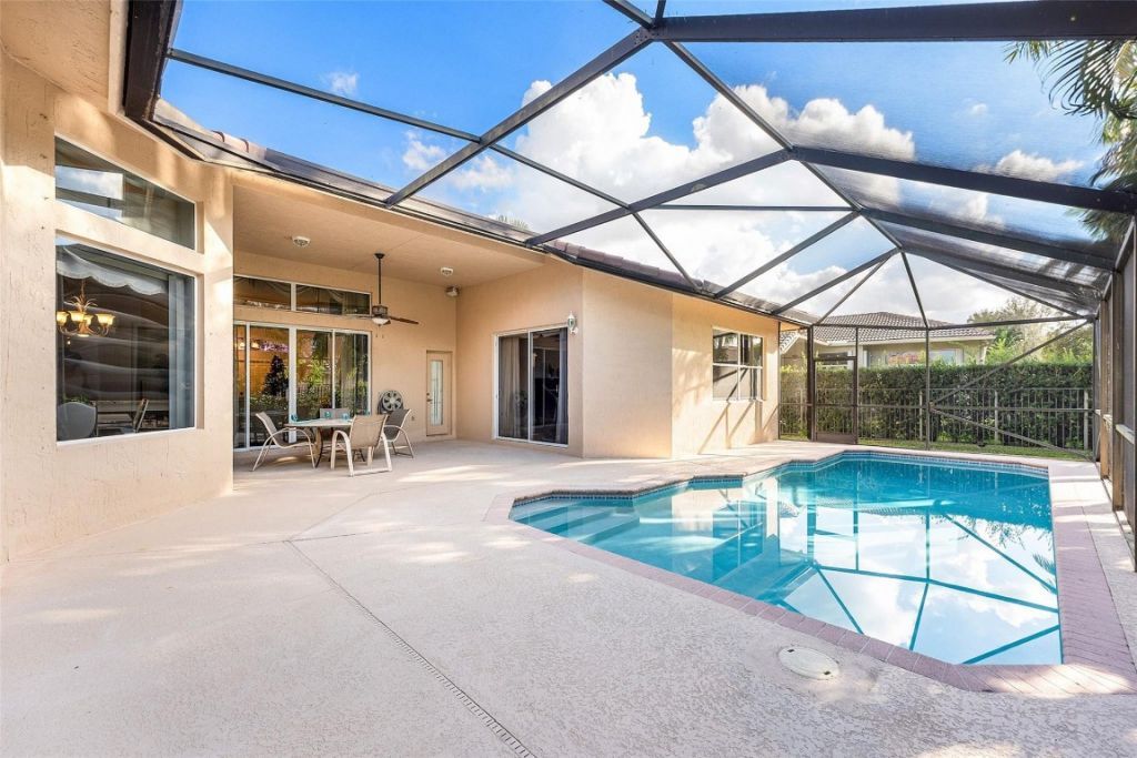 3852 Oak Ridge Circle, Weston, FL 33331 Photo