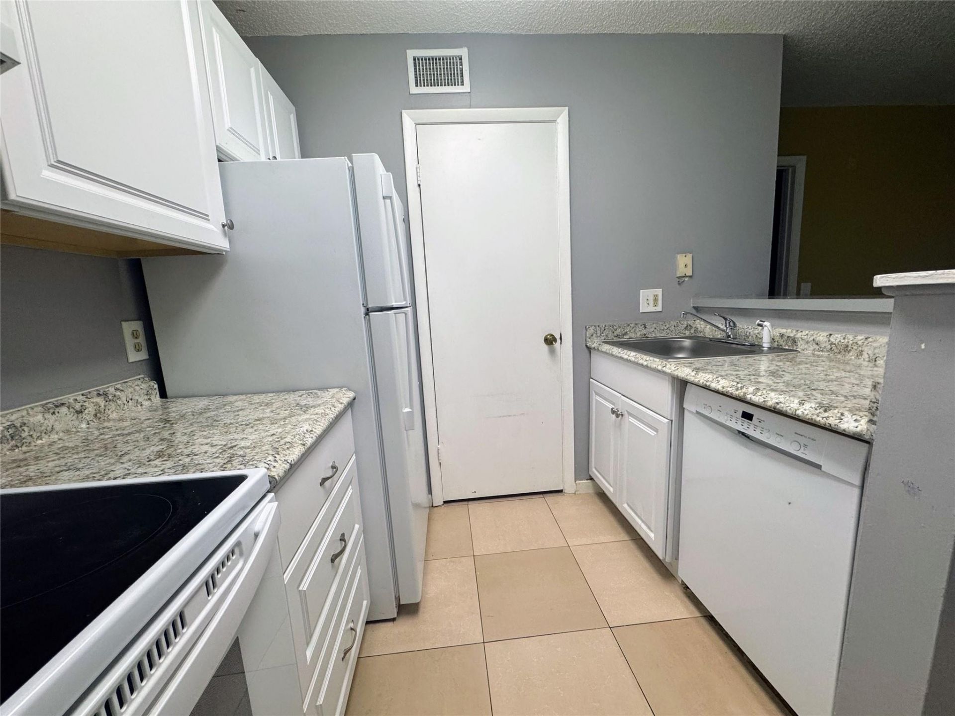 4361 W Mcnab Road, Unit 17, Pompano Beach, FL 33069 Photo