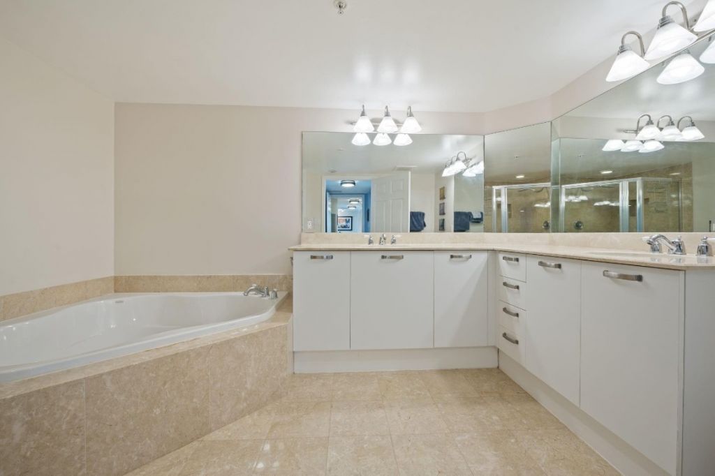 2011 N Ocean Boulevard, Unit 902, Fort Lauderdale, FL 33305 Photo