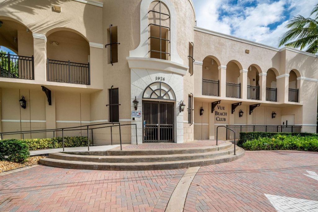 2011 N Ocean Boulevard, Unit 902, Fort Lauderdale, FL 33305 Photo