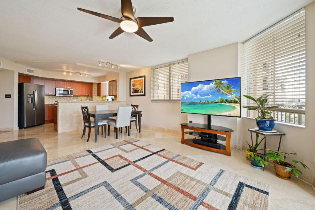 2011 N Ocean Boulevard, Unit 902, Fort Lauderdale, FL 33305 Photo