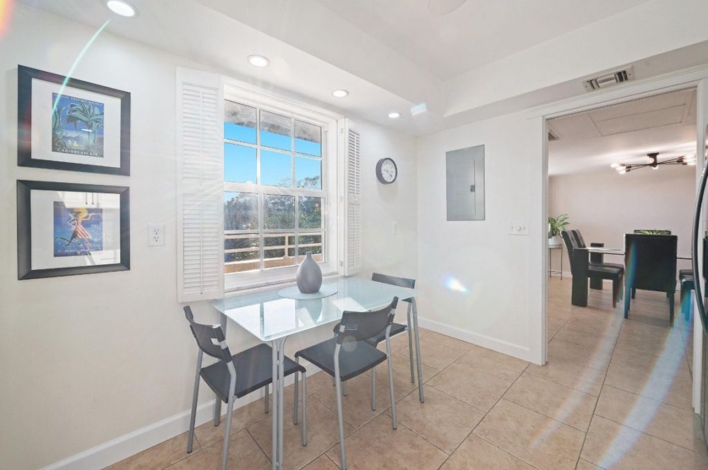 3900 Oaks Clubhouse Drive, Unit 310, Pompano Beach, FL 33069 Photo