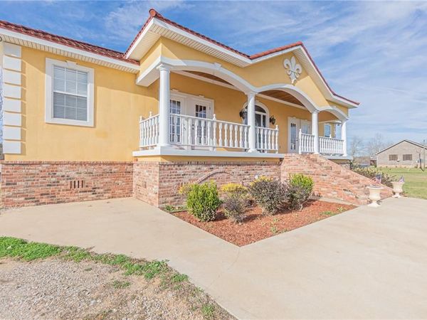 290 LUCY BELLE Drive, Marksville, LA 71351