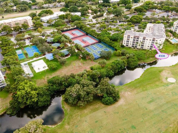 3500 Oaks Clubhouse Dr, Unit 308, Pompano Beach, FL 33069