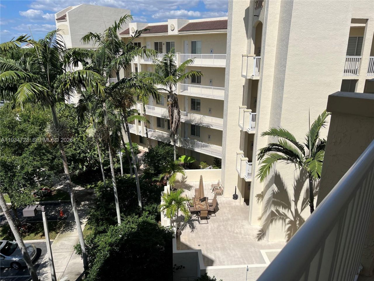 3500 Oaks Clubhouse Dr, Unit 308, Pompano Beach, FL 33069 Photo