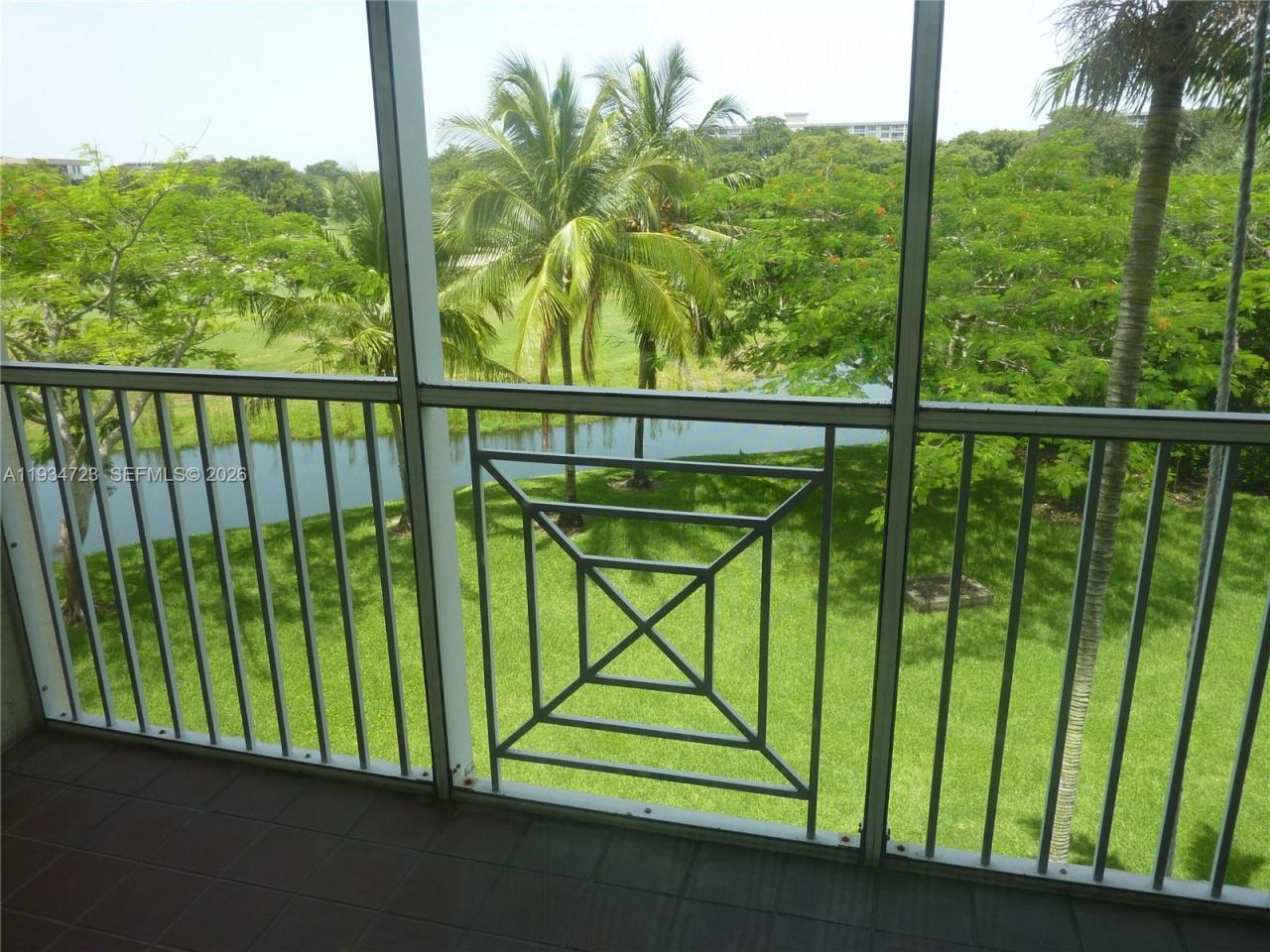 3500 Oaks Clubhouse Dr, Unit 308, Pompano Beach, FL 33069 Photo