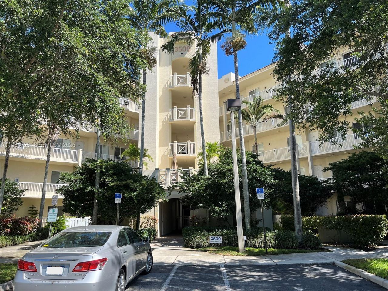 3500 Oaks Clubhouse Dr, Unit 308, Pompano Beach, FL 33069 Photo