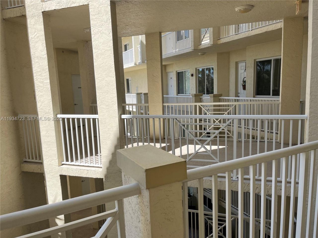 3500 Oaks Clubhouse Dr, Unit 308, Pompano Beach, FL 33069 Photo