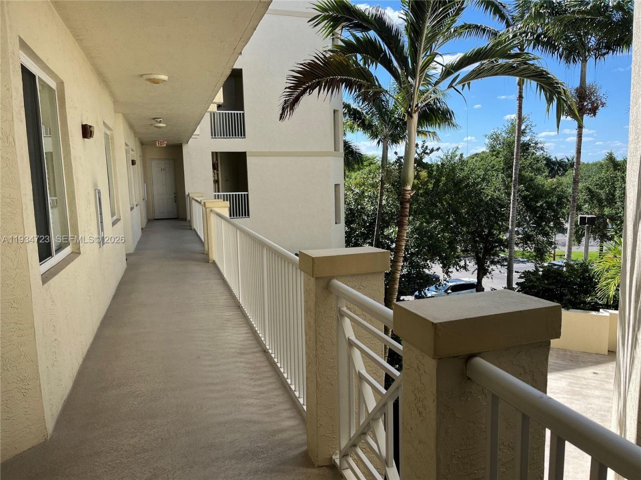 3500 Oaks Clubhouse Dr, Unit 308, Pompano Beach, FL 33069 Photo