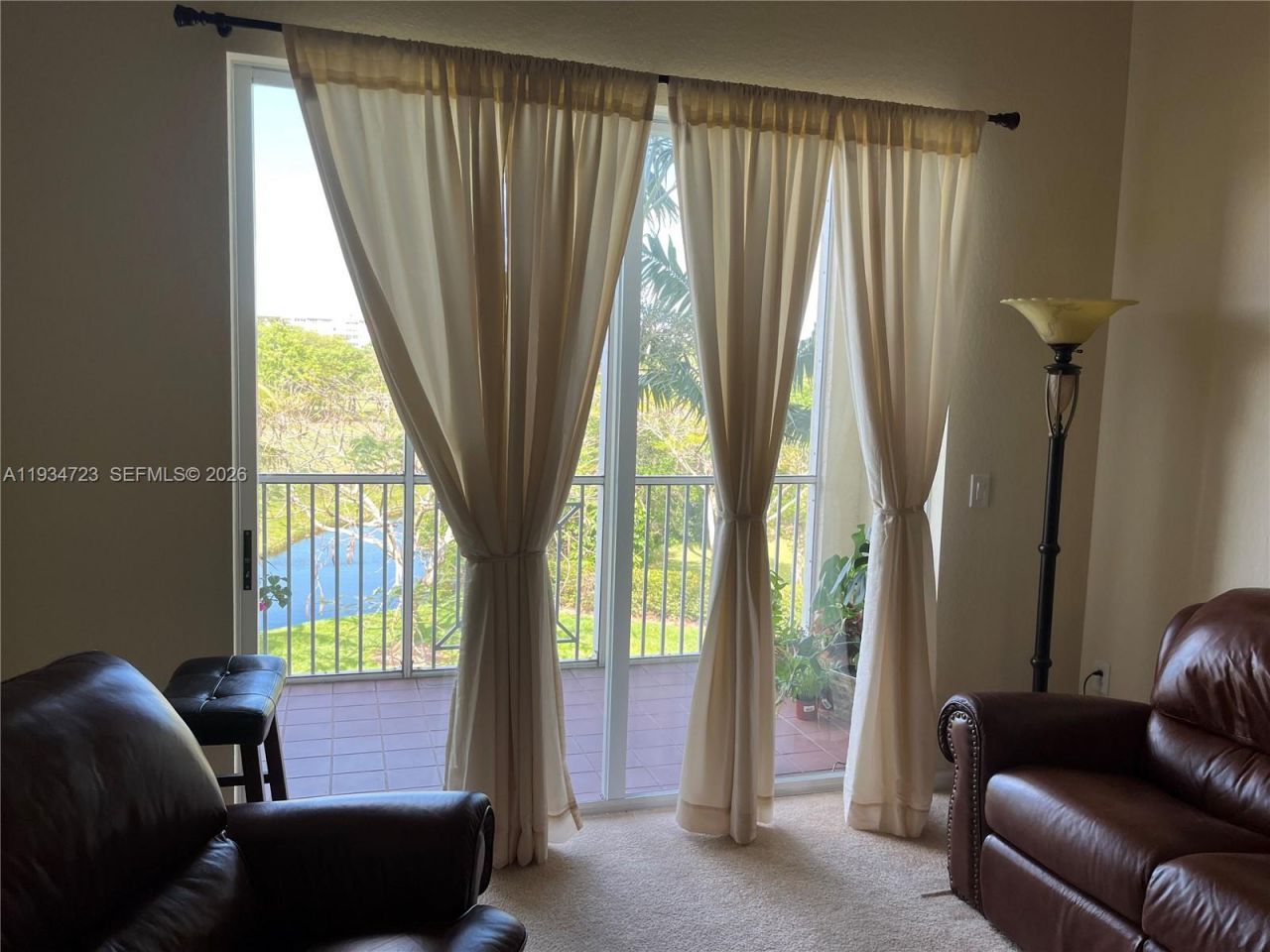 3500 Oaks Clubhouse Dr, Unit 308, Pompano Beach, FL 33069 Photo