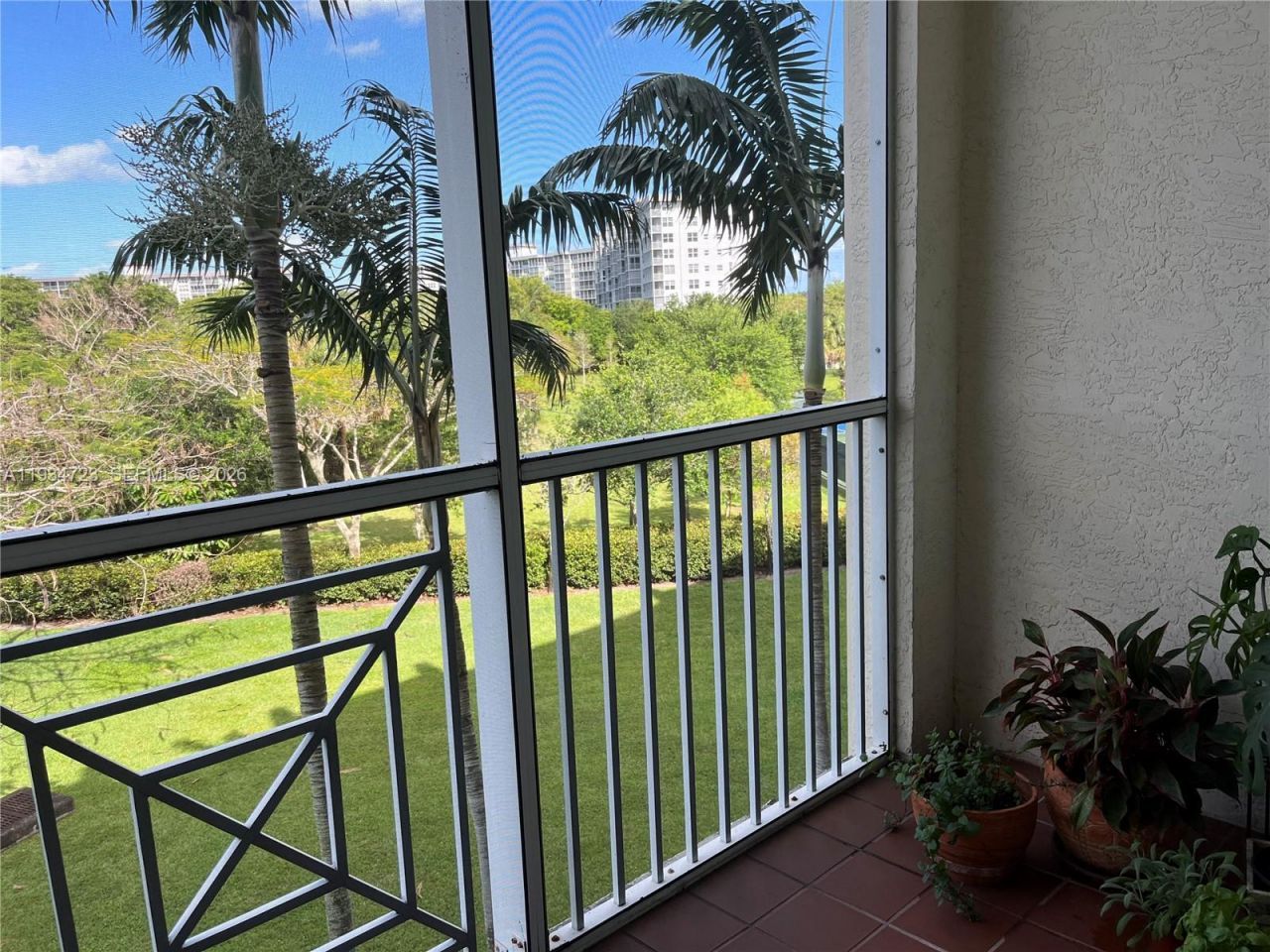 3500 Oaks Clubhouse Dr, Unit 308, Pompano Beach, FL 33069 Photo