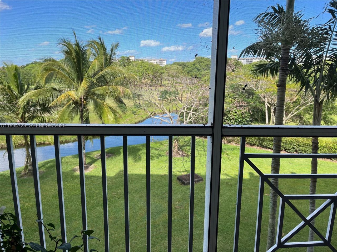 3500 Oaks Clubhouse Dr, Unit 308, Pompano Beach, FL 33069 Photo