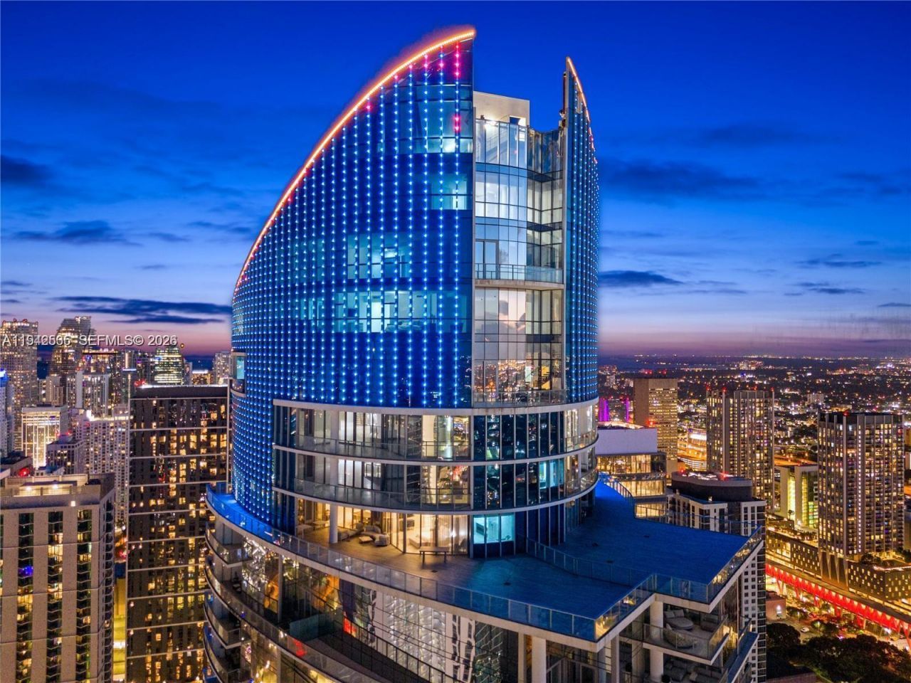 851 NE 1st Ave, Unit 5201, Miami, FL 33132 Photo