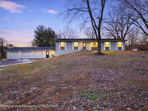 9992 Woodbury Road, Laingsburg, MI 48848