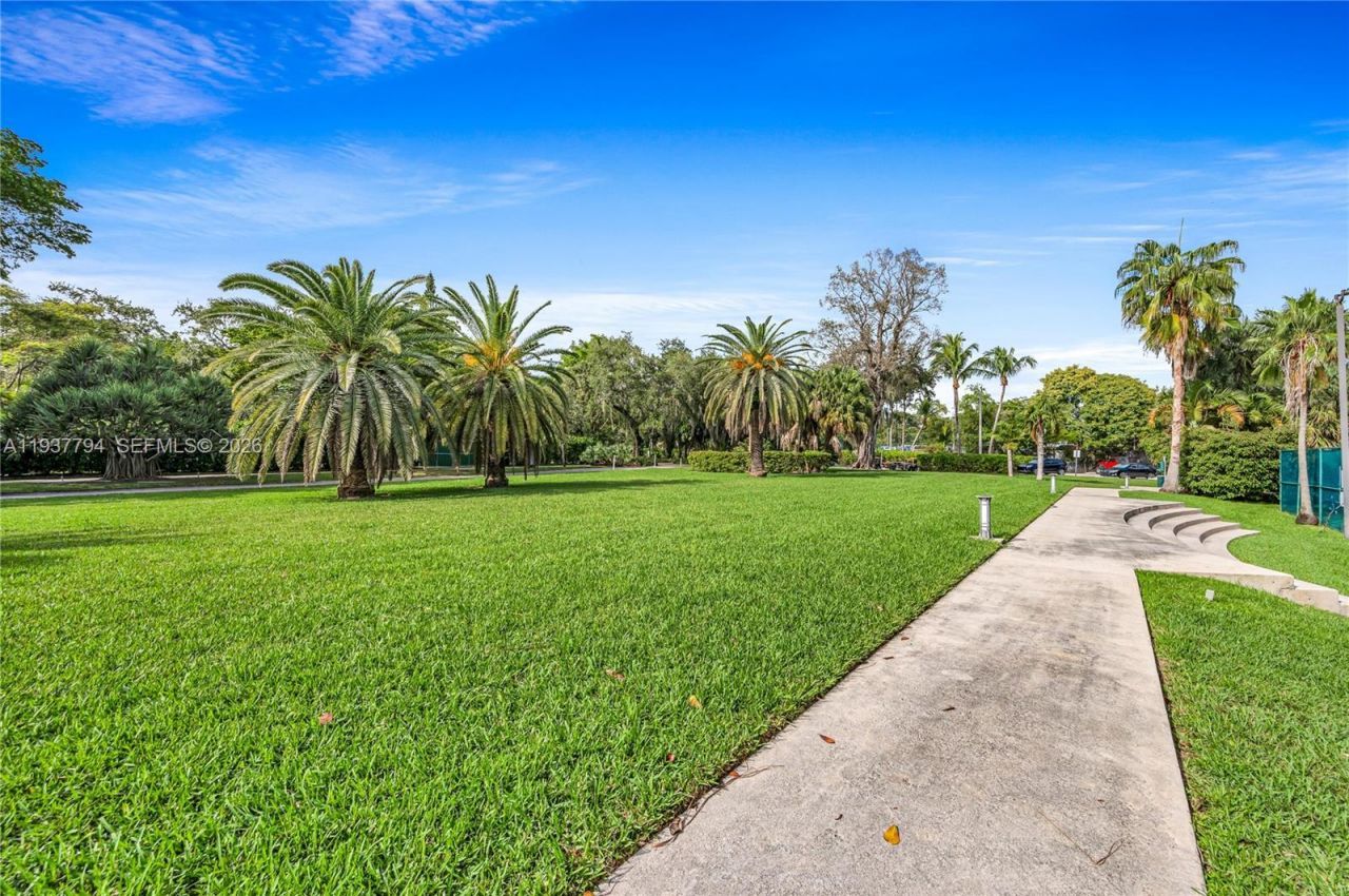 720 NE 69th St, Unit 12W, Miami, FL 33138 Photo