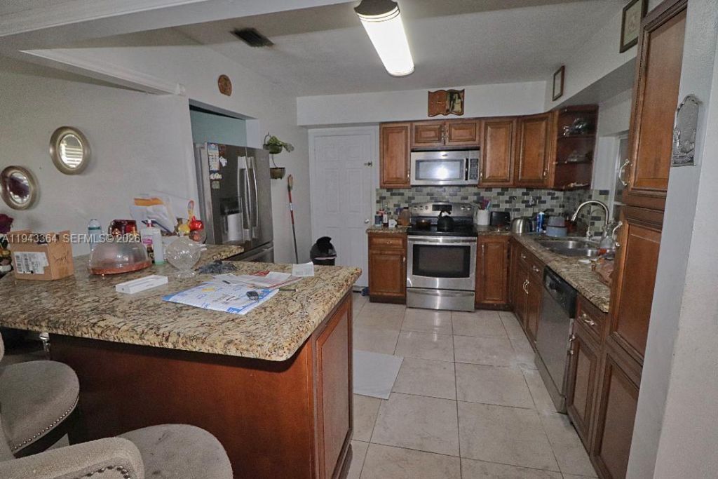 8571 NW 10th St, Pembroke Pines, FL 33024 Photo