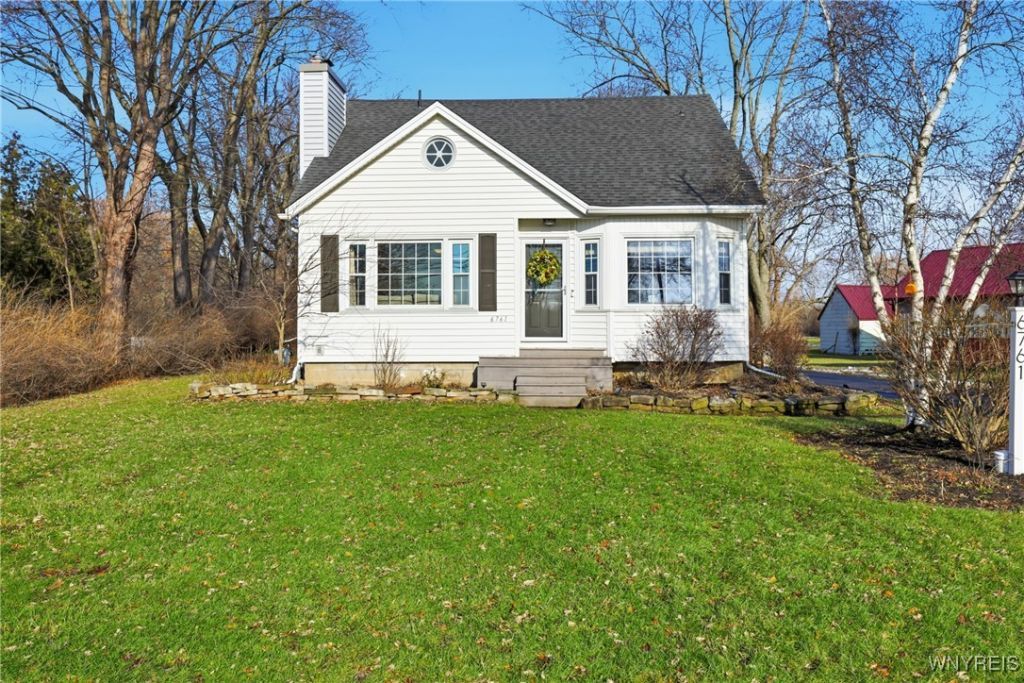 6761 E High Street, Lockport, NY 14094 Main Photo