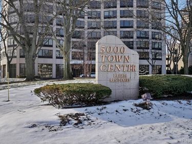 5000 Town Center, Southfield, MI 48075