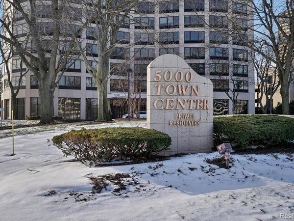 5000 Town Center, Southfield, MI 48075