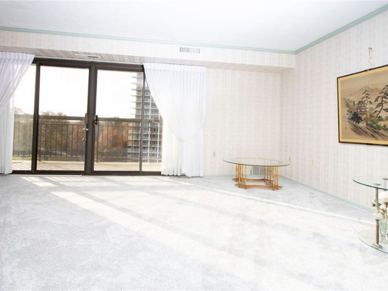 12550 Lake Avenue, Unit 810, Lakewood, OH 44107 Photo 2