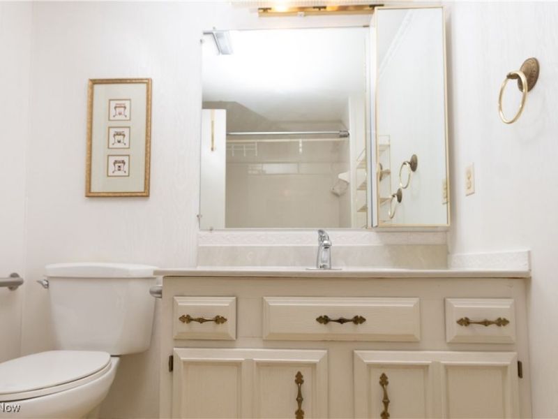 12550 Lake Avenue, Unit 810, Lakewood, OH 44107 Photo 9