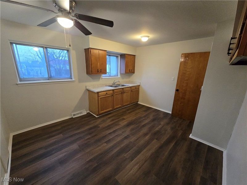 4436 E 158th Street, Cleveland, OH 44128 Photo 8