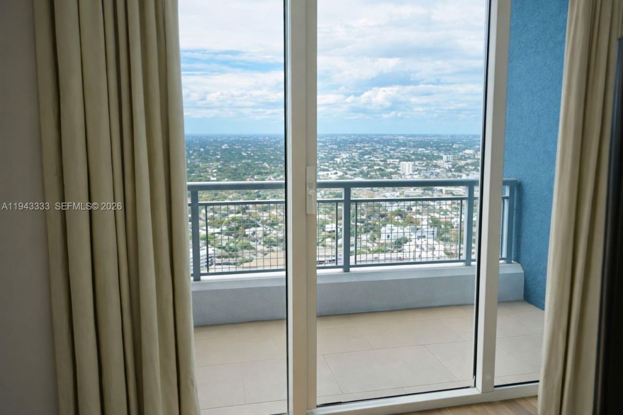 60 SW 13th St, Unit 4201, Miami, FL 33130 Photo