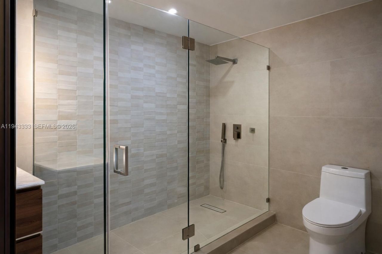 60 SW 13th St, Unit 4201, Miami, FL 33130 Photo