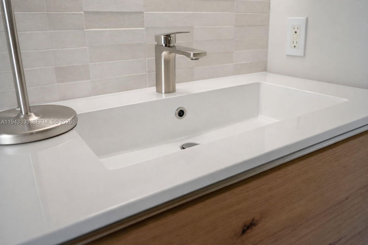 60 SW 13th St, Unit 4201, Miami, FL 33130 Photo