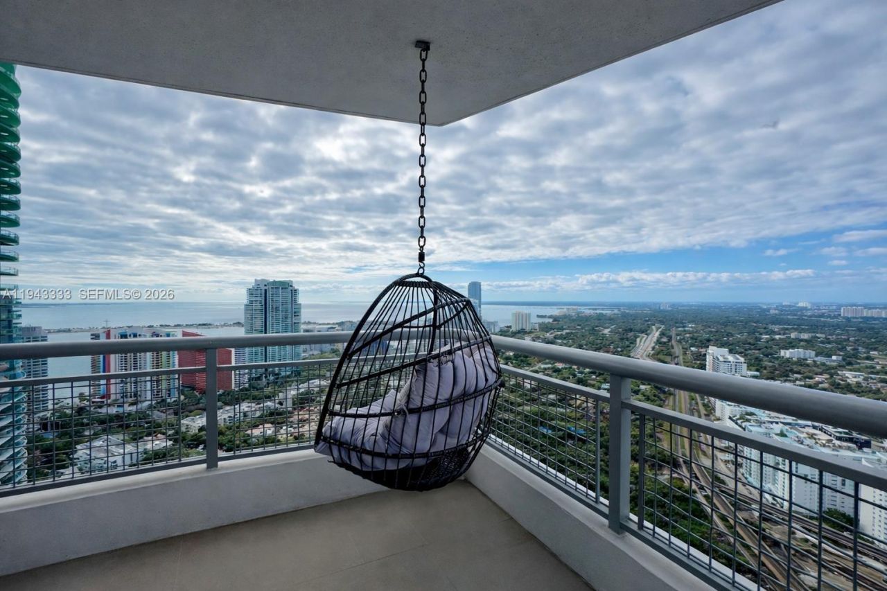 60 SW 13th St, Unit 4201, Miami, FL 33130 Photo