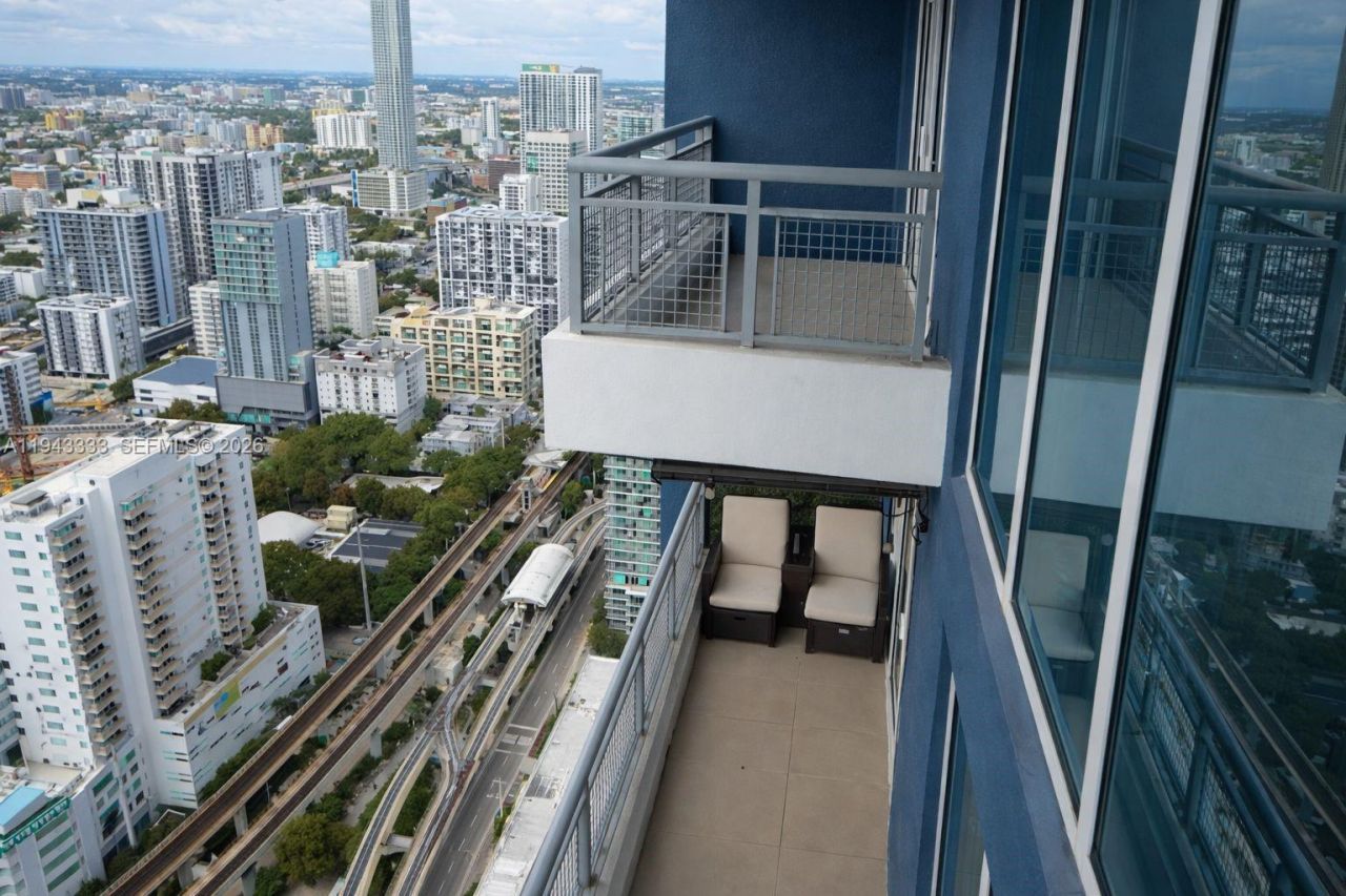 60 SW 13th St, Unit 4201, Miami, FL 33130 Photo