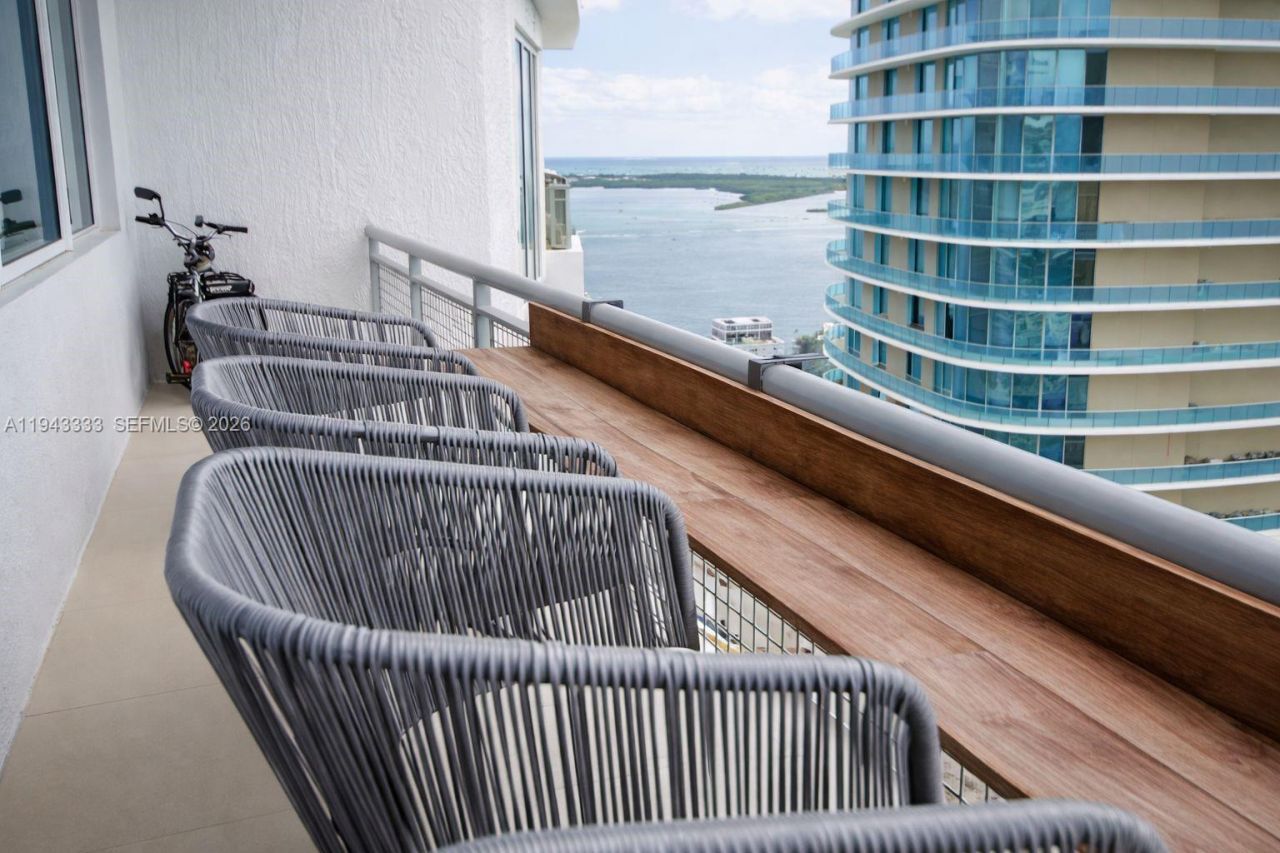 60 SW 13th St, Unit 4201, Miami, FL 33130 Photo