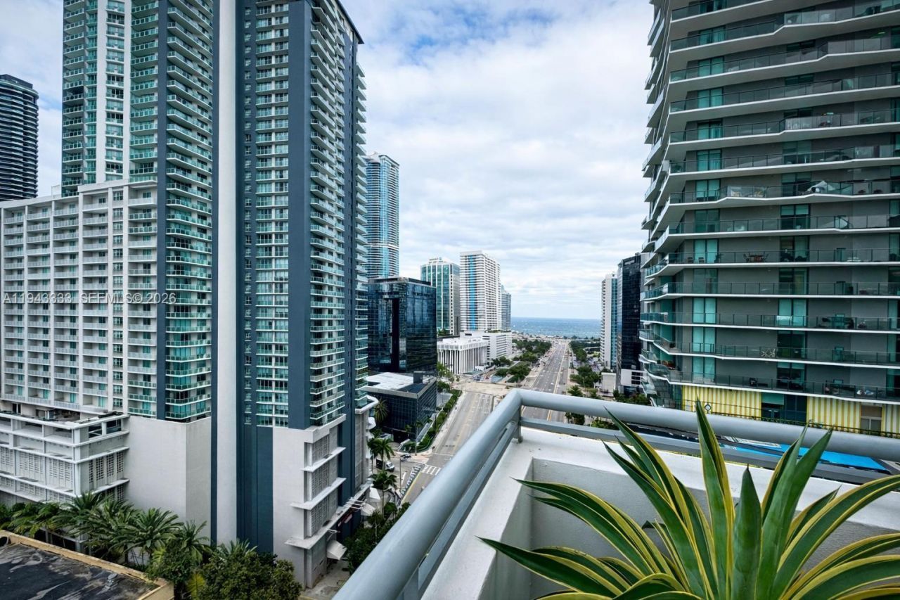 60 SW 13th St, Unit 4201, Miami, FL 33130 Photo