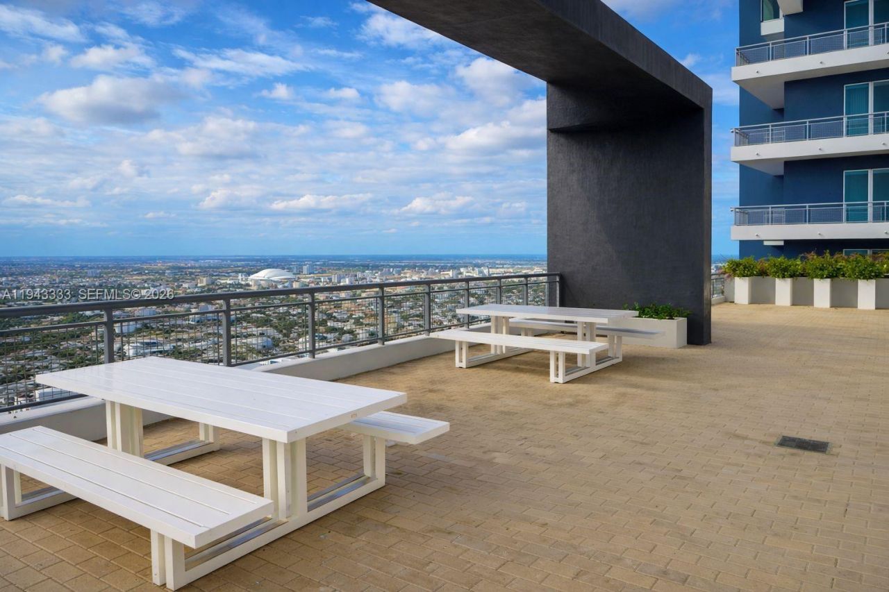 60 SW 13th St, Unit 4201, Miami, FL 33130 Photo