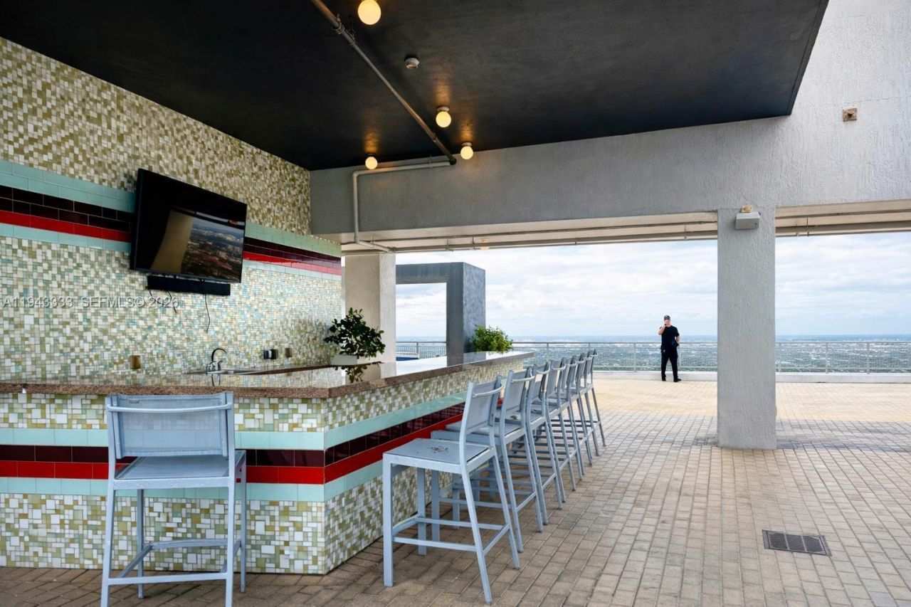 60 SW 13th St, Unit 4201, Miami, FL 33130 Photo