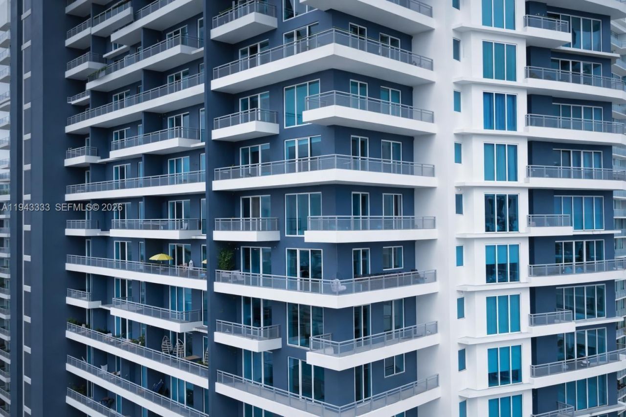 60 SW 13th St, Unit 4201, Miami, FL 33130 Photo