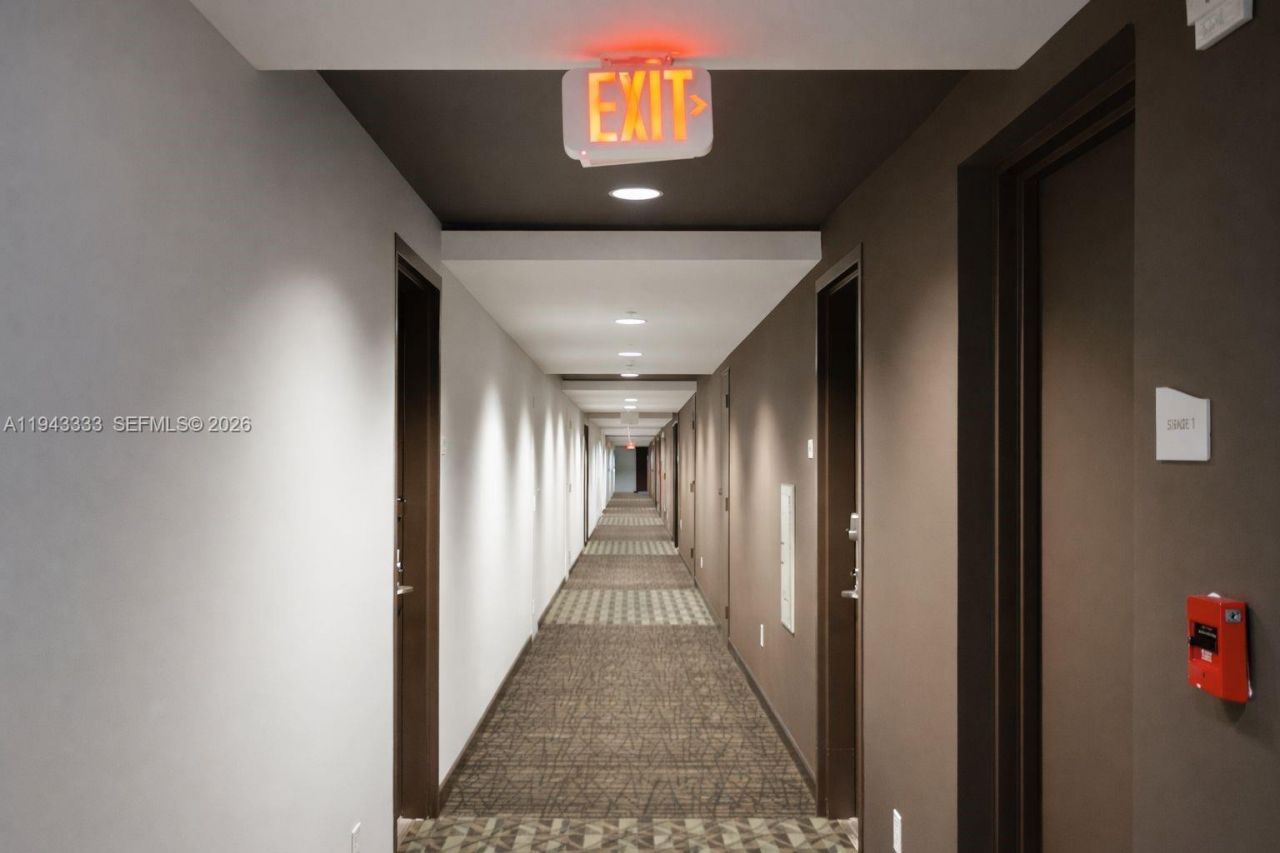 60 SW 13th St, Unit 4201, Miami, FL 33130 Photo