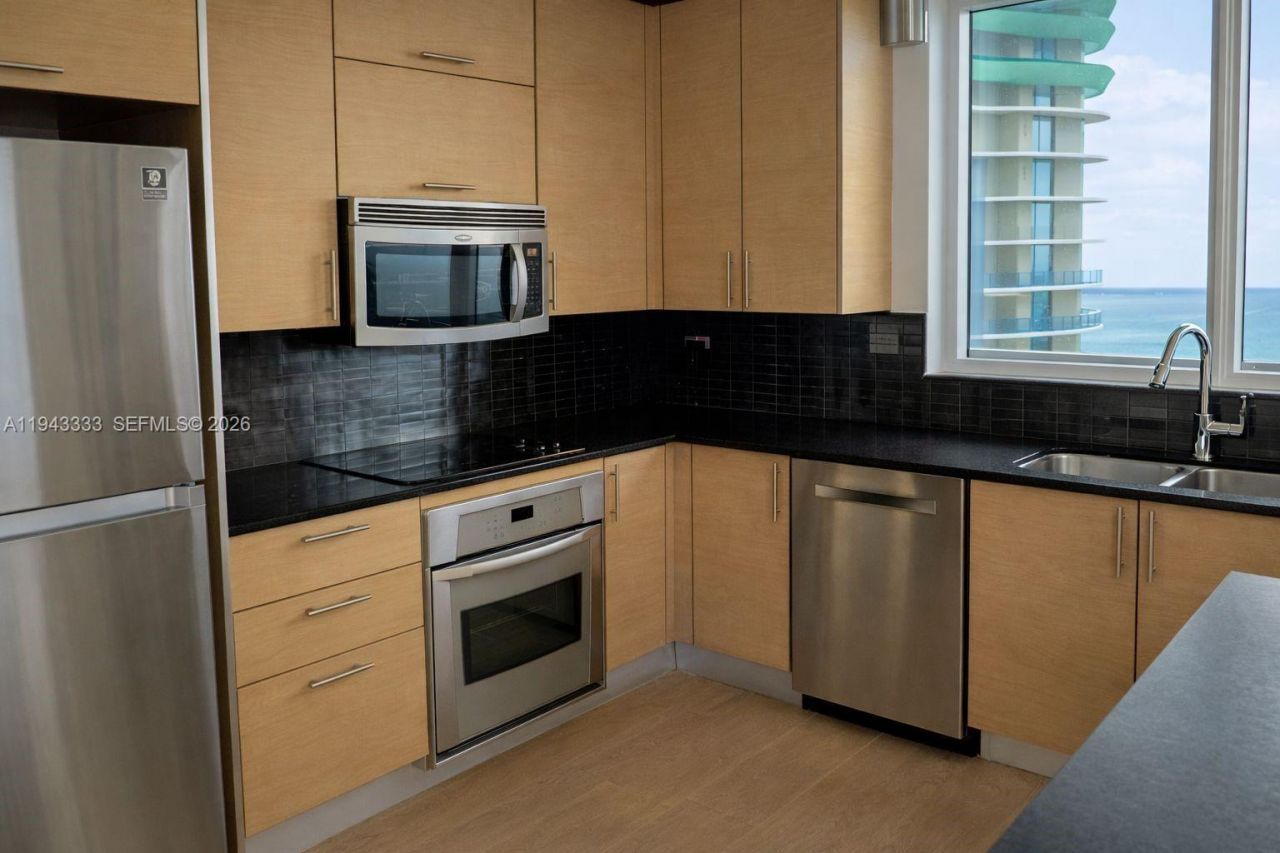 60 SW 13th St, Unit 4201, Miami, FL 33130 Photo