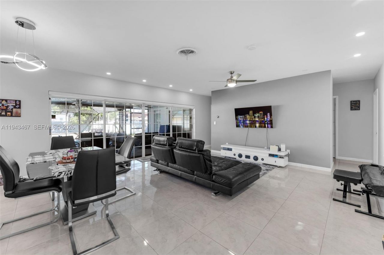 10535 SW 161st Ter, Miami, FL 33157 Photo