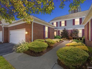 9000 Harbor Place Drive, St. Clair Shores, MI 48080