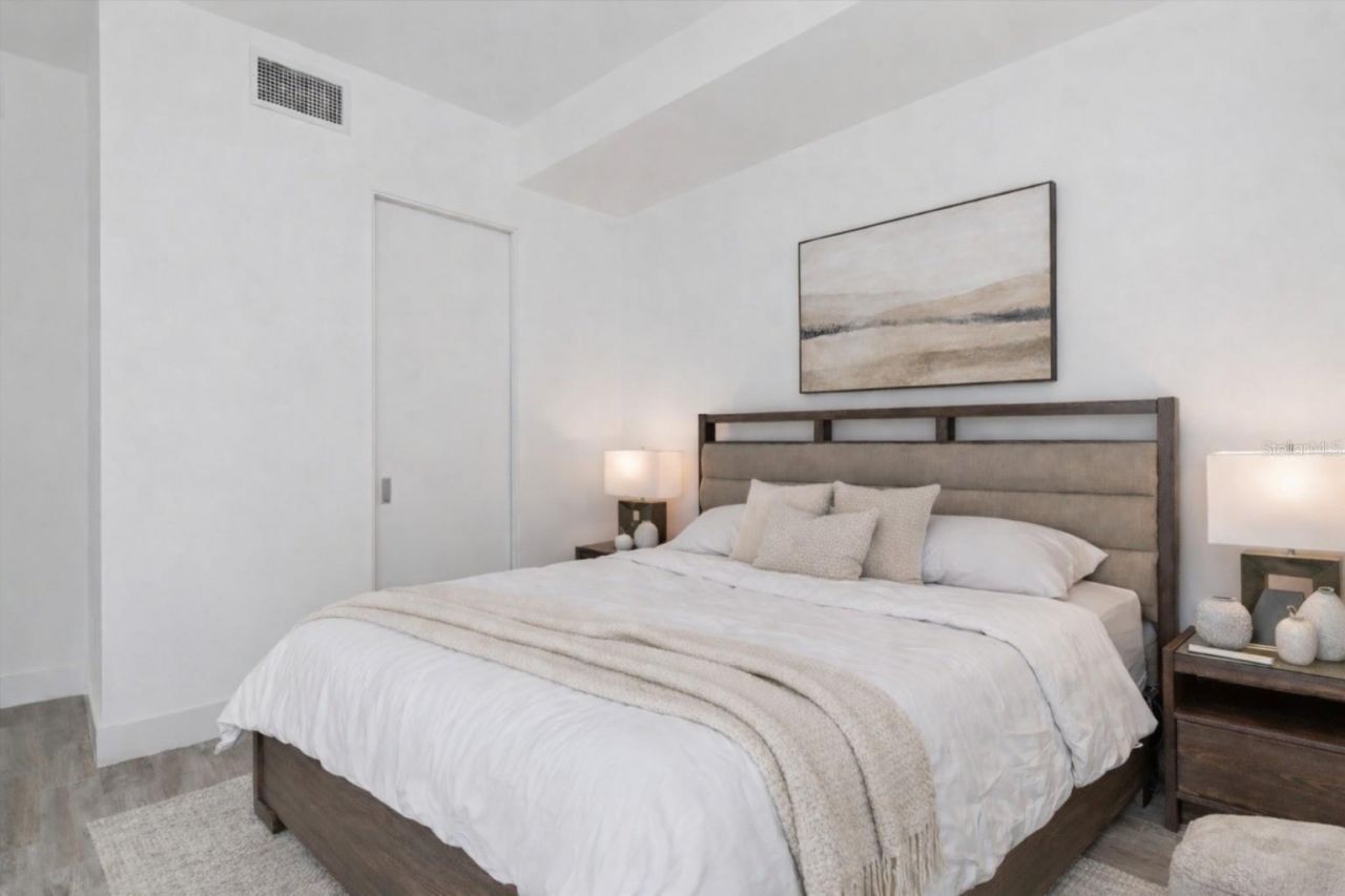 332 Cocoanut Avenue, Unit 411, Sarasota, FL 34236 Photo