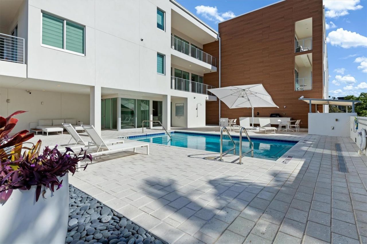 332 Cocoanut Avenue, Unit 411, Sarasota, FL 34236 Photo