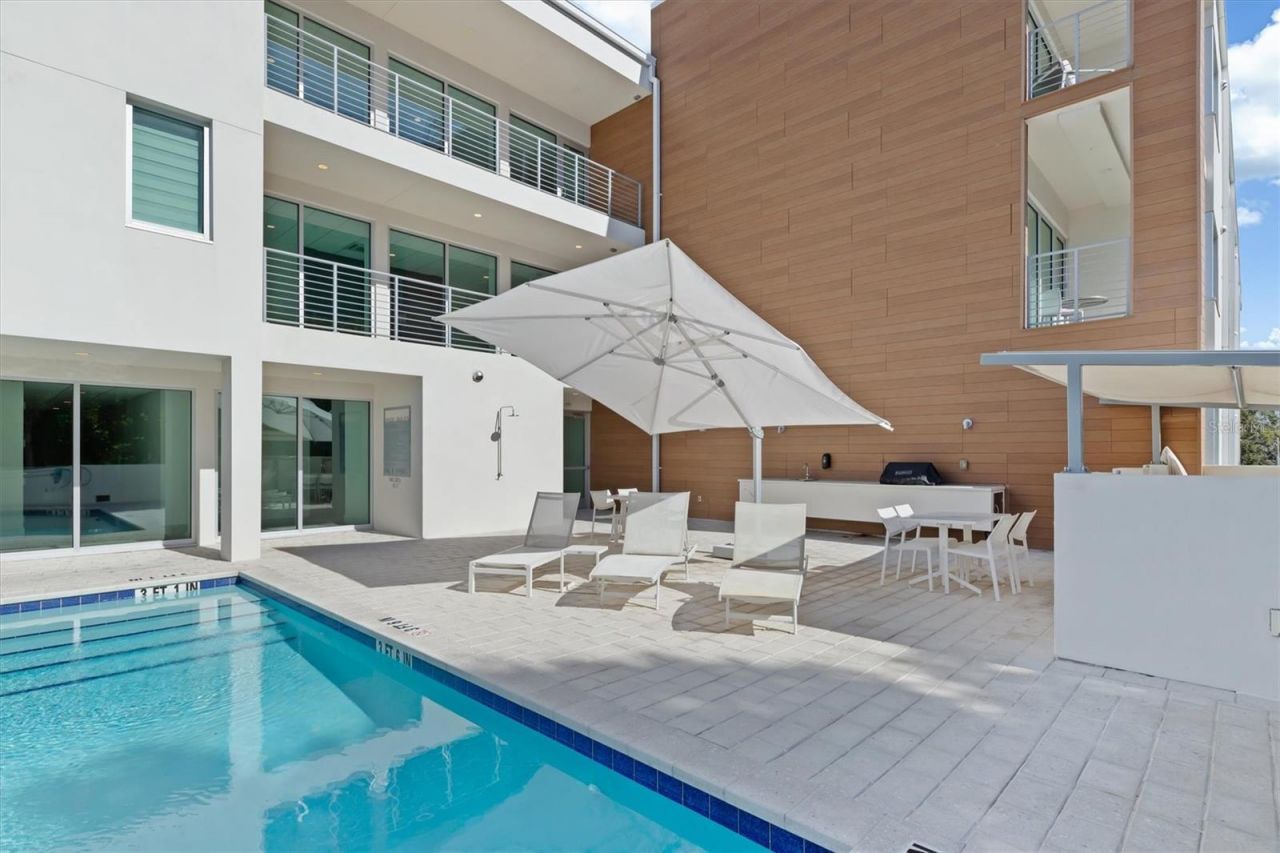 332 Cocoanut Avenue, Unit 411, Sarasota, FL 34236 Photo