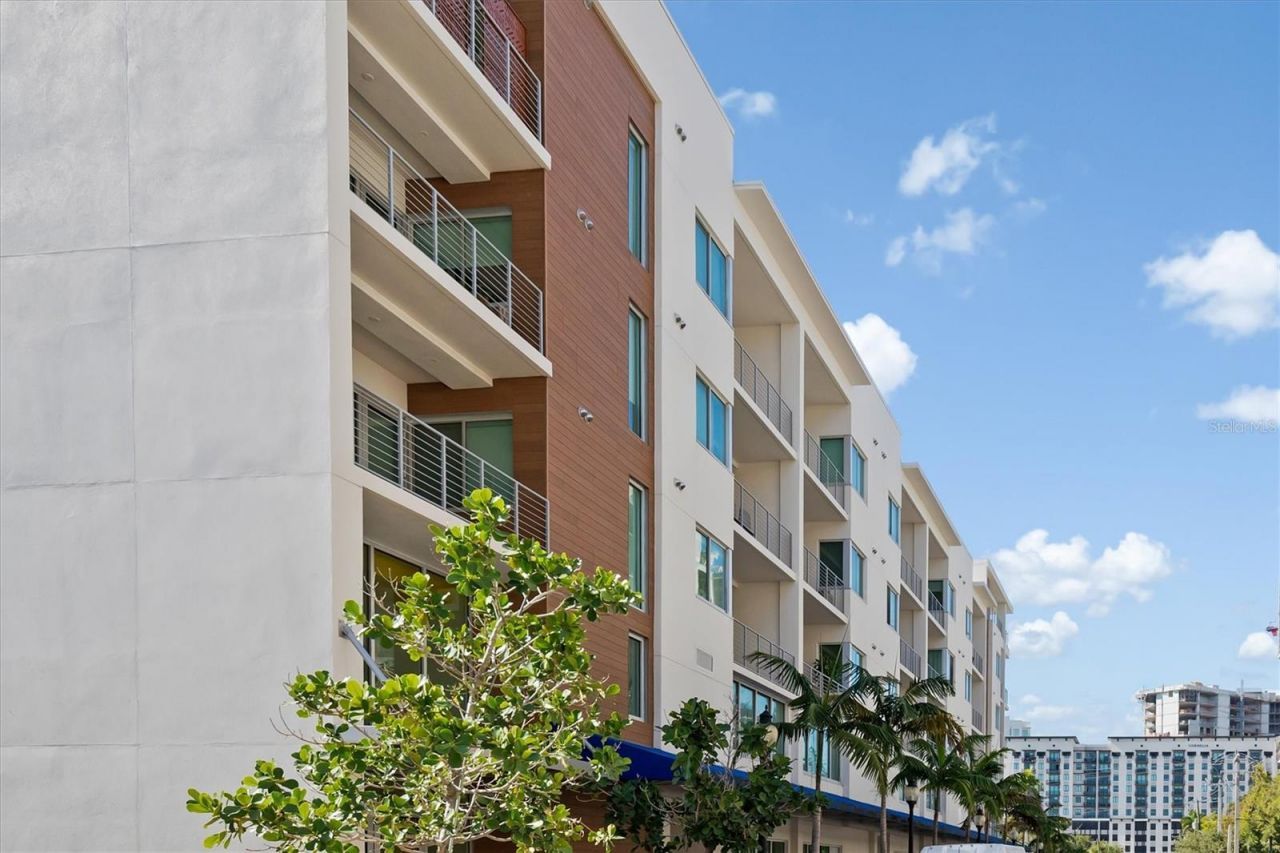 332 Cocoanut Avenue, Unit 411, Sarasota, FL 34236 Photo
