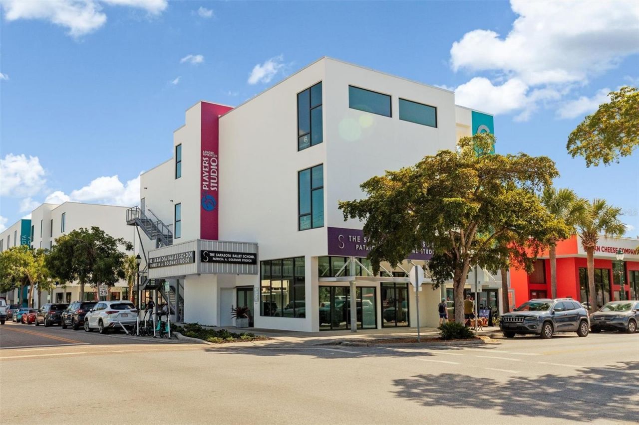 332 Cocoanut Avenue, Unit 411, Sarasota, FL 34236 Photo