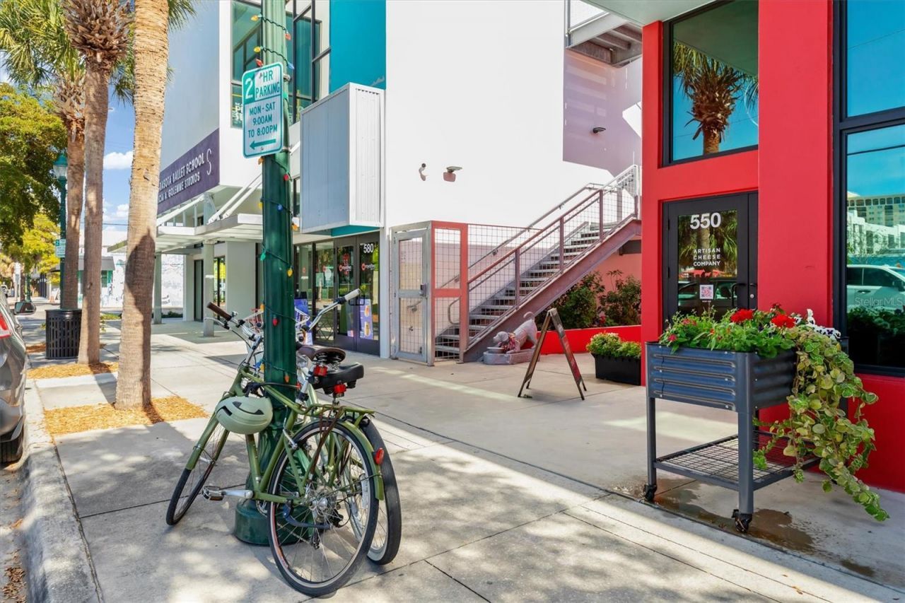 332 Cocoanut Avenue, Unit 411, Sarasota, FL 34236 Photo