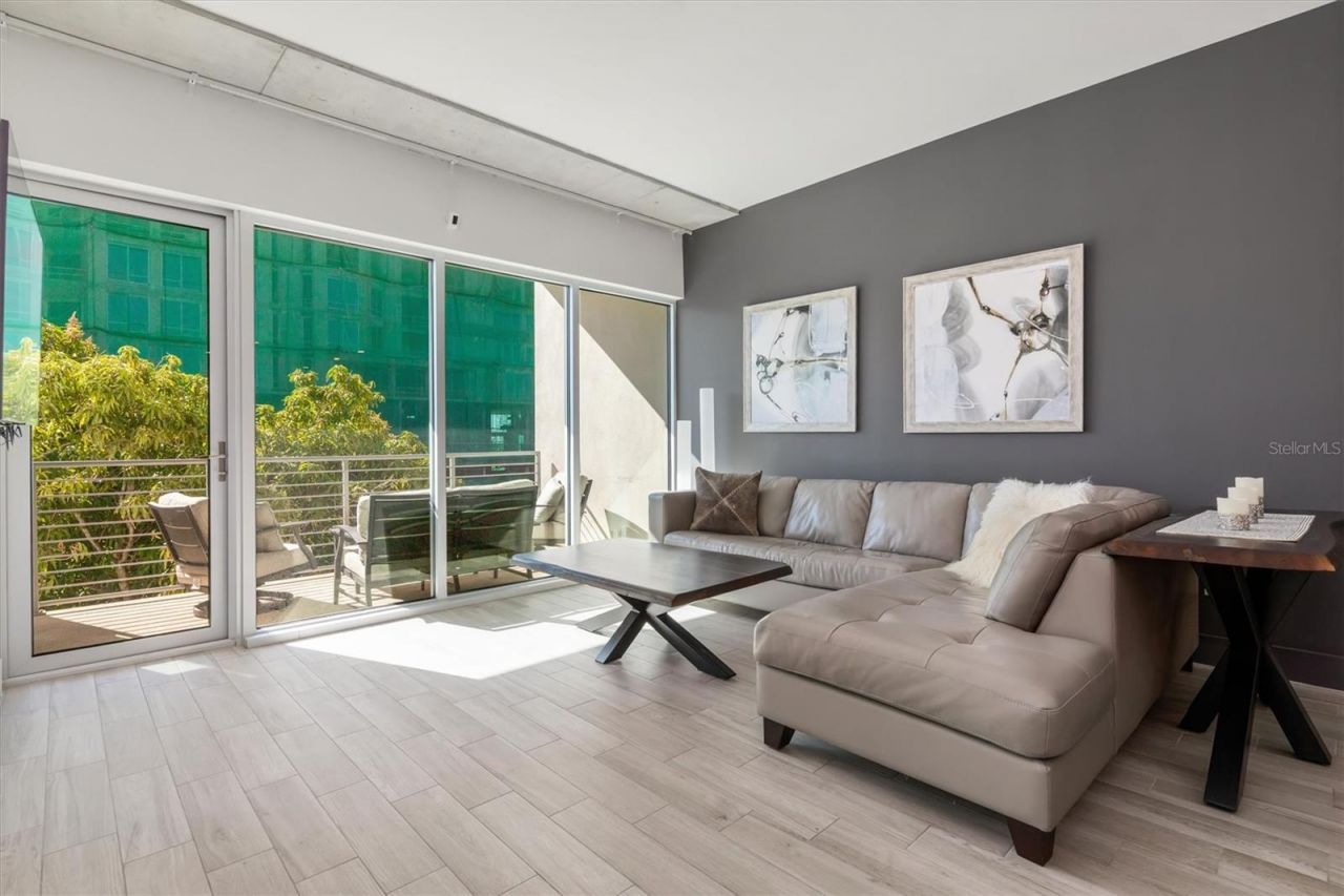 332 Cocoanut Avenue, Unit 411, Sarasota, FL 34236 Photo