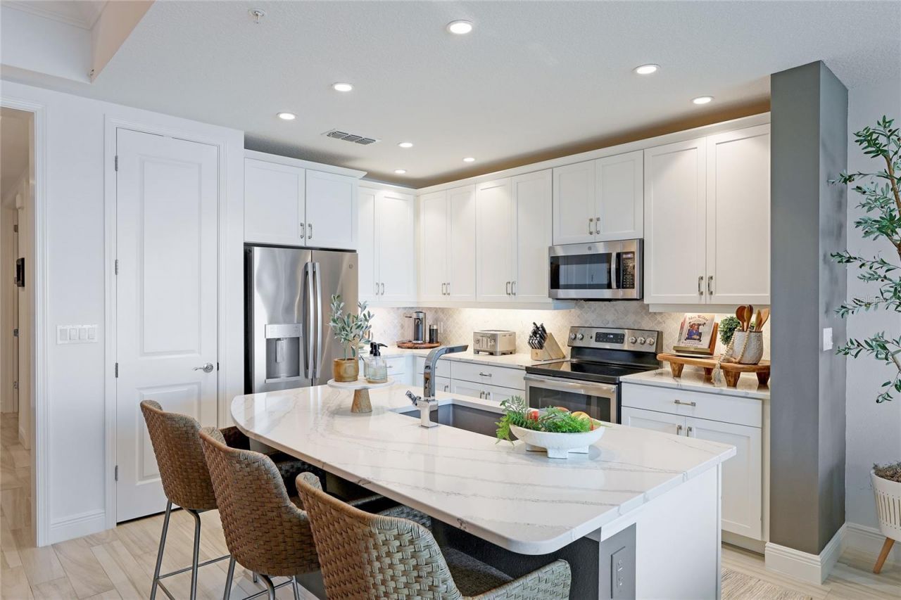 10520 Boardwalk Loop, Unit 704, Lakewood Ranch, FL 34202 Photo