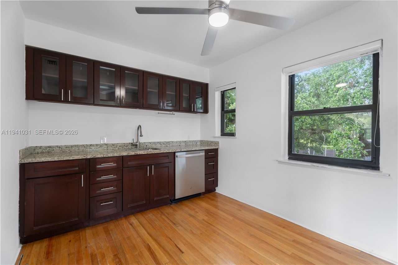 3202 Elizabeth St, Unit 3202, Miami, FL 33133 Photo