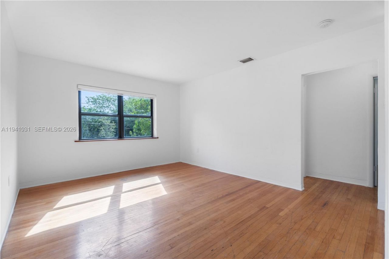 3202 Elizabeth St, Unit 3202, Miami, FL 33133 Photo